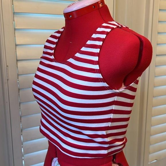 Bettie page by tatyana red striped crop tank top - Picture 2 of 5